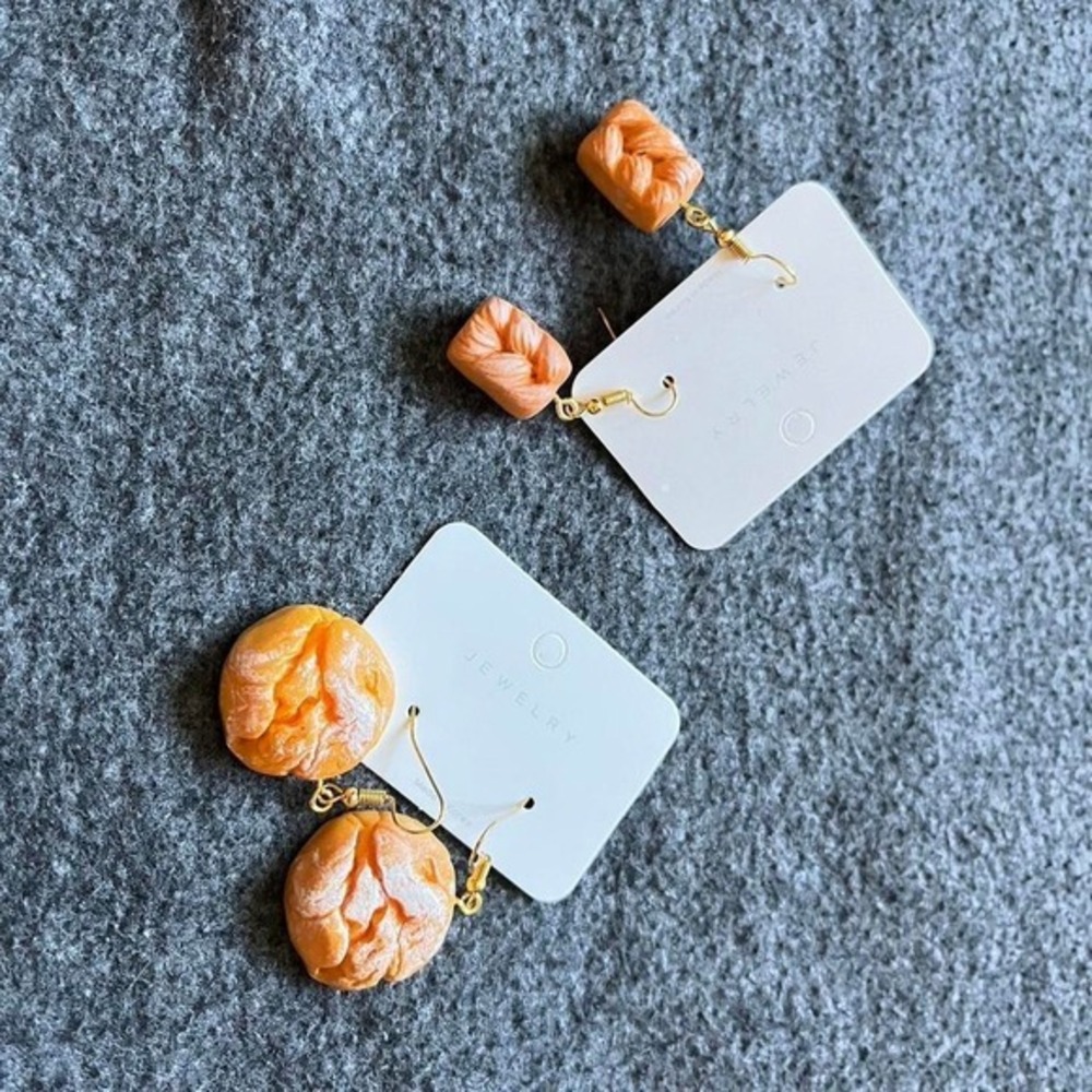 2 pairs Bread-Shaped Acrylic Earrings Set - Cute‎ and Unique, Brand New, Stylish